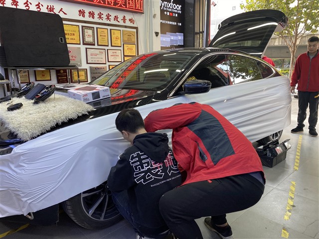 改裝前先對汽車做好防護，.JPG